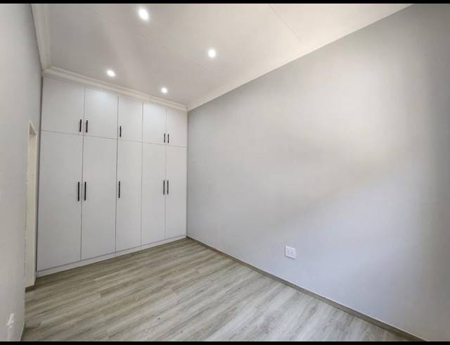 1 BEDROOM APARTMENT FOR SALE IN SELECTION PARK